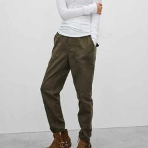 Aritzia Pants - Aritzia Golden by TNA Heroic Slouchy Pant Size 8
